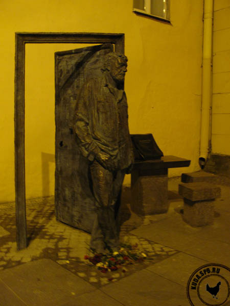 Памятник Сергею Довлатову, Санкт-Петербург
